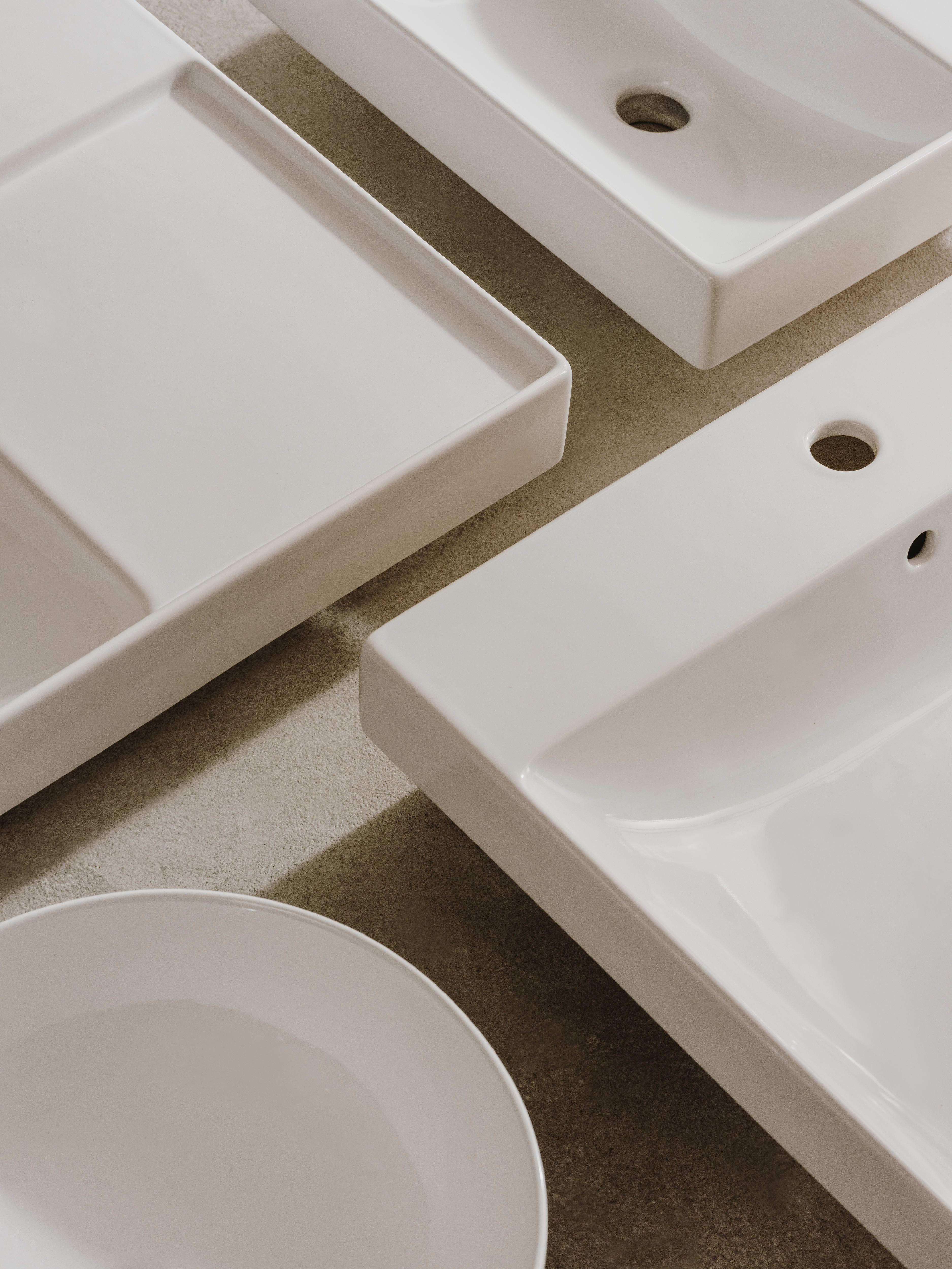 Roca ONA – Умивалник за стенен монтаж 80×46×16см Glossy White бял гланц A327689000